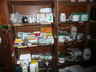 Réserve de médicaments dans la pharmacie d’hôpital à Ngeba
